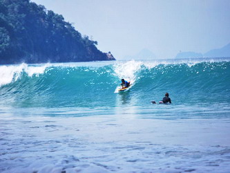 surfing koh phayam island