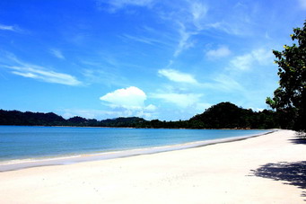 white sand koh phayam